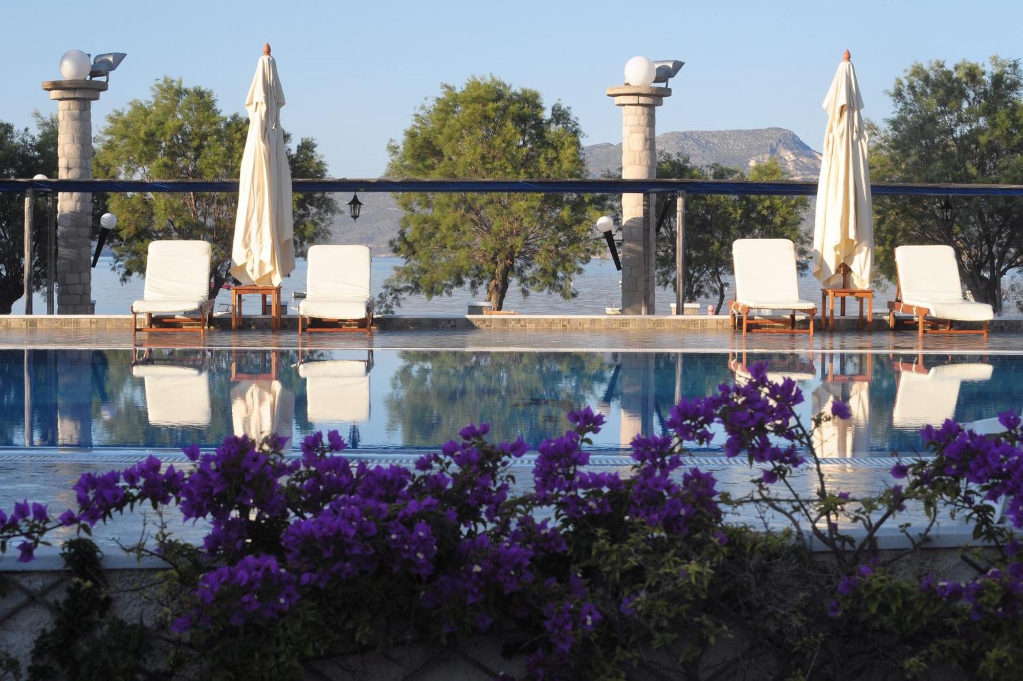 Lagada Beach Hotel Адамас Экстерьер фото